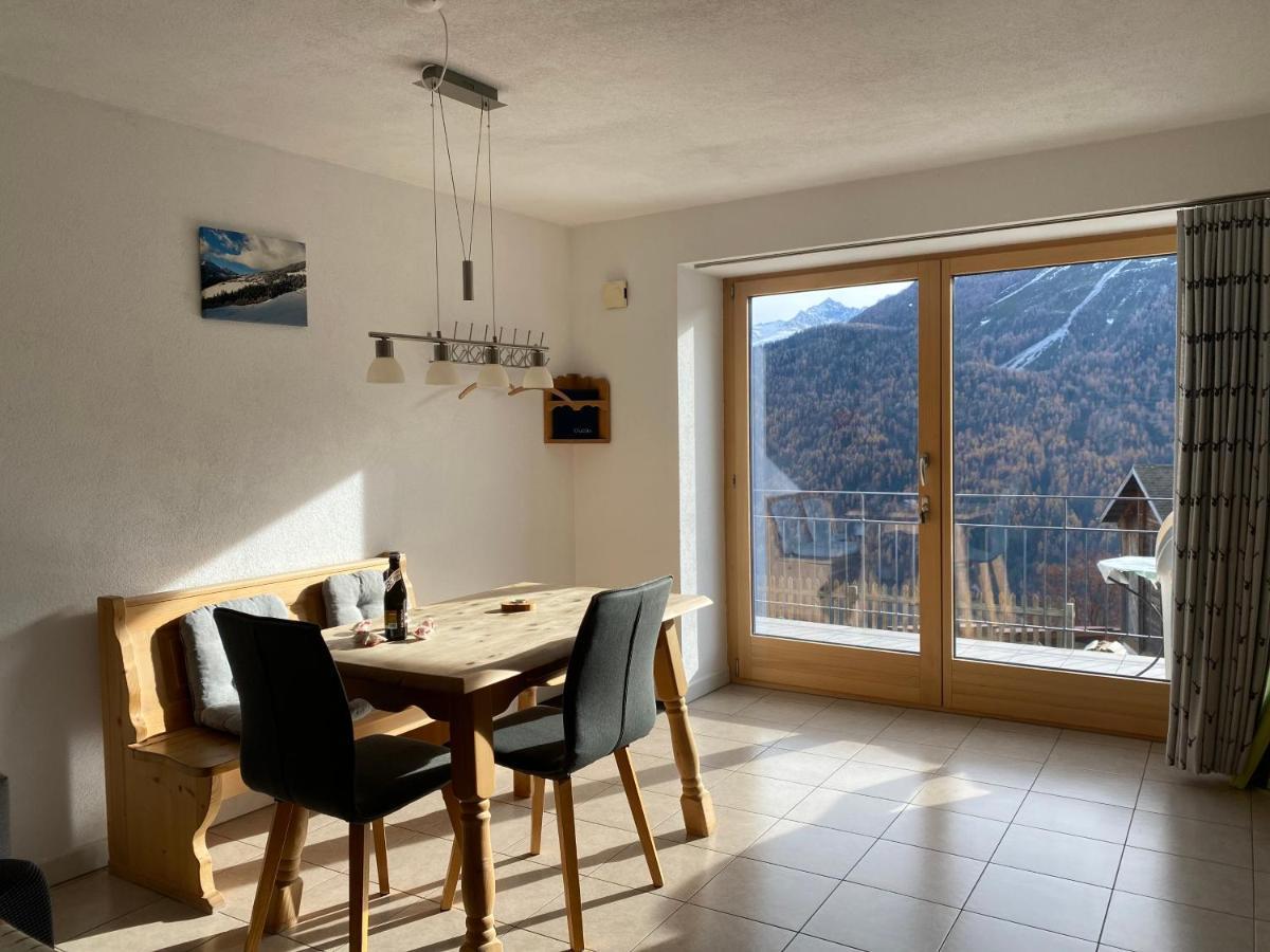 Ferienwohnung In Tschlin Mit Panoramablick מראה חיצוני תמונה